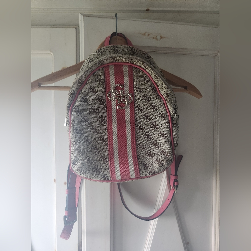 Guess purse/backpack